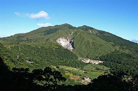 七星山金字塔|挑戰台北第一高峰七星山，征服「古文明」金字塔遺跡！